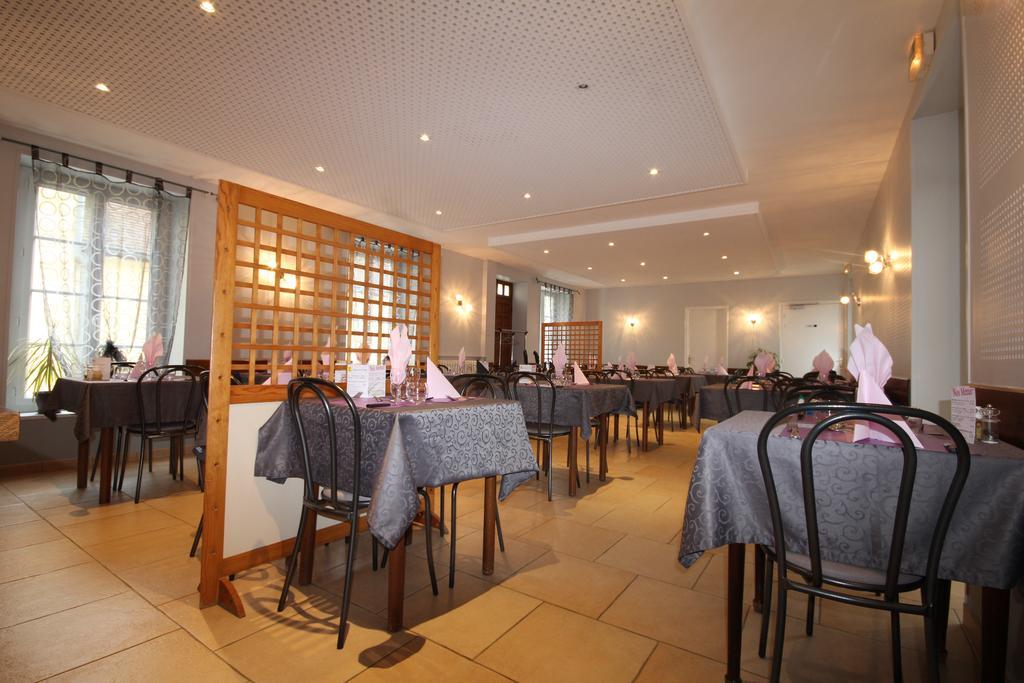 Logis Hotel Restaurant Auberge De La Cloche Le Theil-sur-Huisne Exterior photo