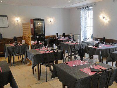 Logis Hotel Restaurant Auberge De La Cloche Le Theil-sur-Huisne Exterior photo